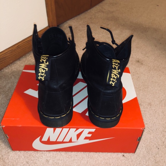 Dr. Marten Boots - Picture 3 of 5